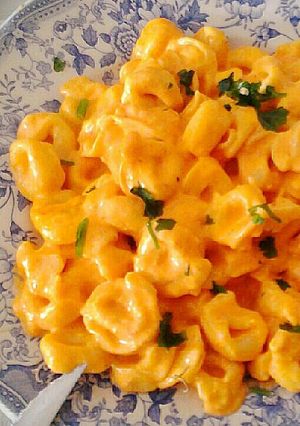 Una foto de Tortellini de carne con salsa arrabbiata