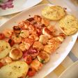 Brochetas de frutos del mar