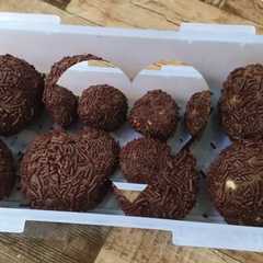 รูปของ Bola-bola Coklat Simple (tanpa dimasak)