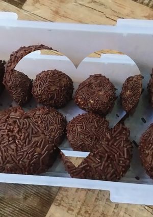 Foto resep Bola-bola Coklat Simple (tanpa dimasak)
