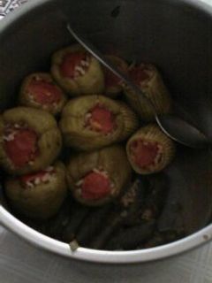 Una foto de Dolma de calabacín y pimientos