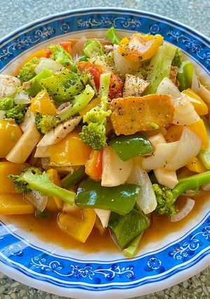 Hình của món Rau củ xào chay sốt chua ngọt.