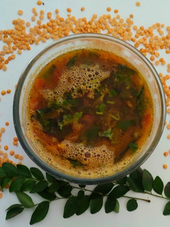 துவரம் பருப்பு எலுமிச்சை சாறு ரசம் (Tur dal lemon juice rasam recipe in tamil) செய்முறை முக்கிய புகைப்படம்