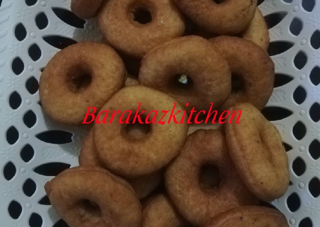 Simple vanilla doughnuts