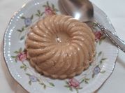 Una foto de gelatina con grenetina y leche