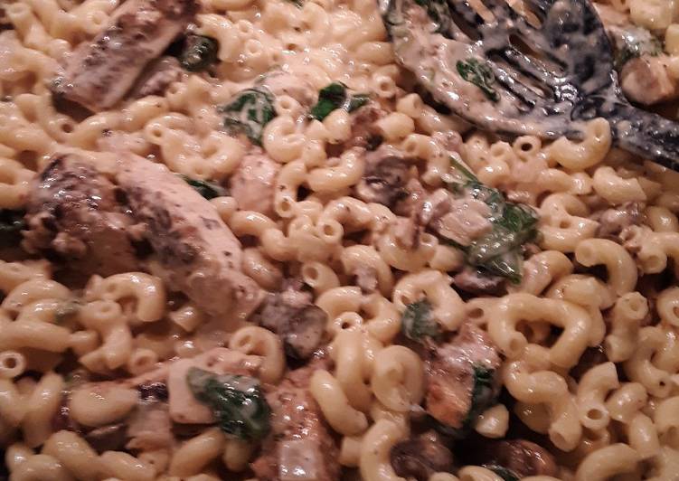 Tuscan Chicken Mac and Cheese