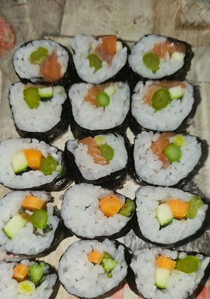 Una foto de Makis y más