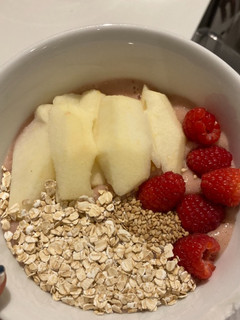 Una foto de Bowl de frutas y avena
