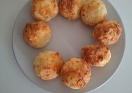 Bolas de queso sin gluten, huevo y lactosa. en freidora de aire