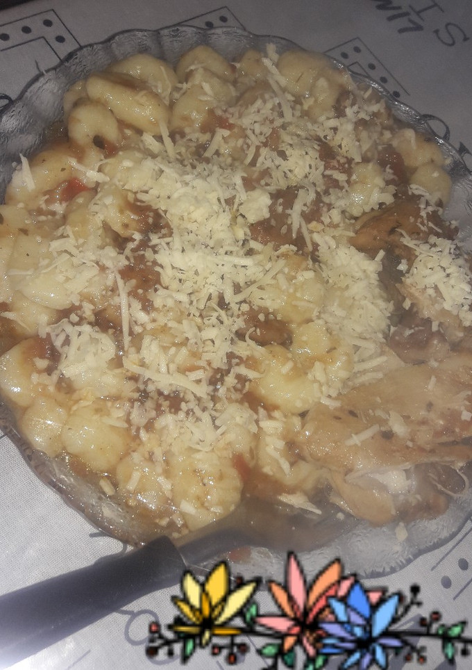 Una foto de Ñoquis de papa 🥔 con estofado de pollo