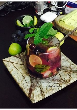 A picture of Black Grapes Vineyard Mojito Mocktail.
