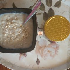 A picture of Groundnut-oat cornmeal porridge.