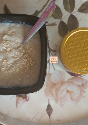 A picture of Groundnut-oat cornmeal porridge.