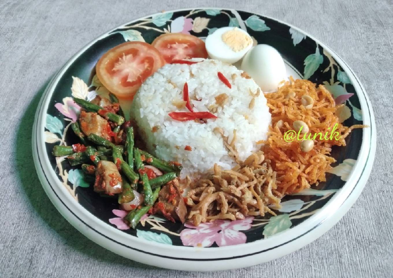 Nasi Bekepor (Magic Com)