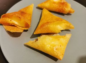 Une photo de Samossa feta / miel / menthe à l'air fryer