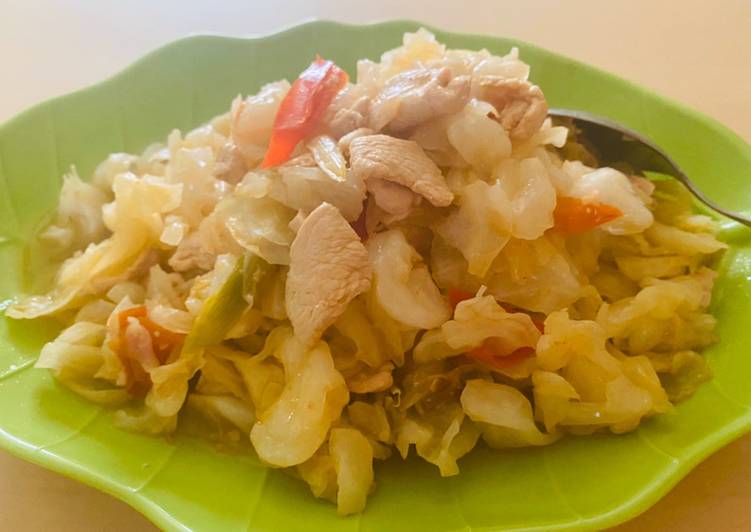 Bagaimana Menyiapkan Kubis cha Daging Ayam Ebi Anti Gagal