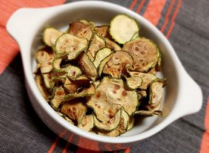Una foto de Hojuelas de calabacita en air fryer