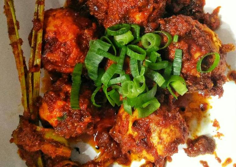 Resep Telur balado ala Eep ® oleh Shepty Liestiowati Cookpad