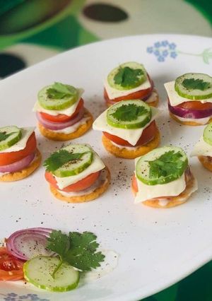 A picture of Cheesy Monaco bites.