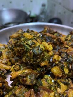 पालक के पकौड़े (palak ke pakode recipe in Hindi) रेसिपी मुख्य फोटो