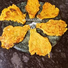 A picture of Kakharu phula bhaja Pumpkin flower.