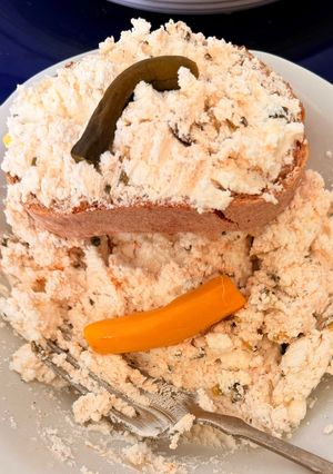 Fehérsajtos pirítós recept fotója