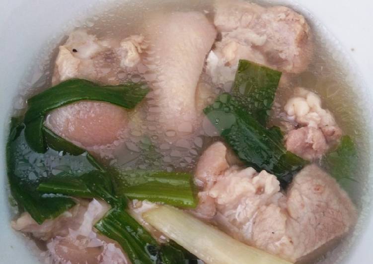 Proses memasak Sup kaki babi (non halal) yang Menggugah Selera