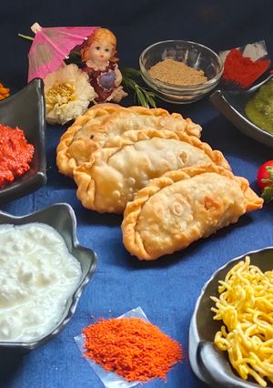 A picture of Spicy ghughra chat.