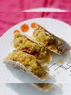પાપડ ચાટ (Papad Chaat Recipe in Gujarati) રેસીપી મુખ્ય ફોટો
