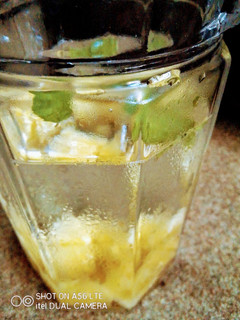 A picture of Pineapple Water.