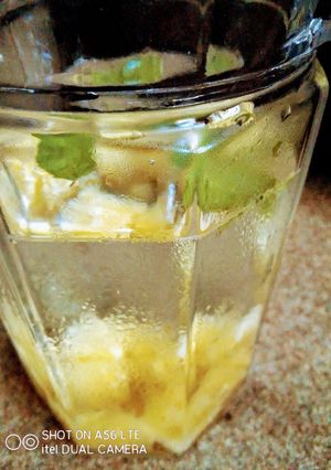 A picture of Pineapple Water.