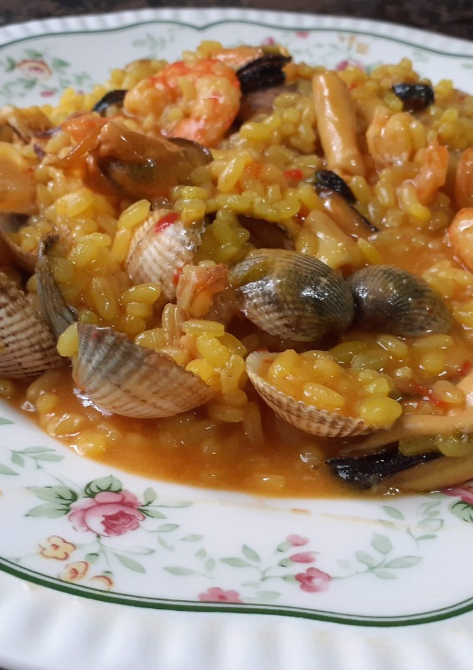 Una foto de Paella de Marisco