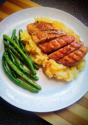 A picture of Pan fried chicken breast.