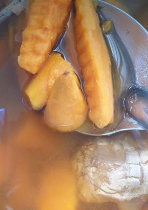 รูปของ มันต้มน้ำขิงกับไข่หวาน