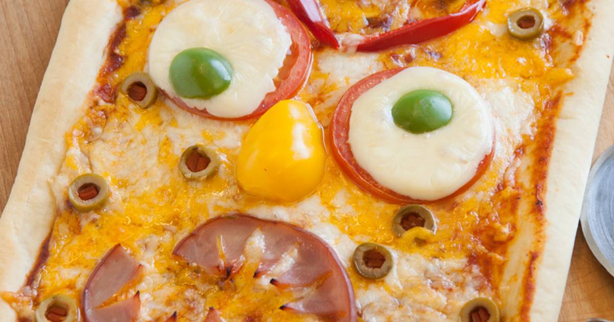 Monster Face Pizza Recipe by cookinguy Cookpad