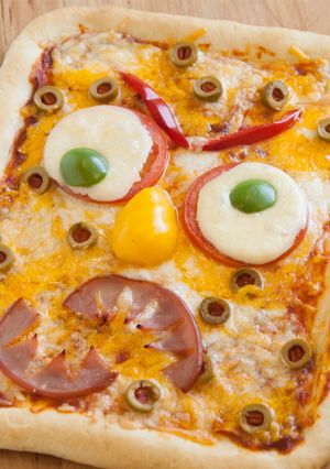 A picture of Monster Face Pizza.