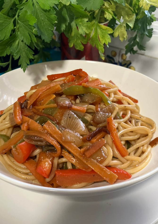 Una foto de Spaghetti sabor oriental