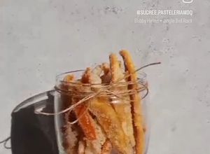 Una foto de Cascaritas de naranjas confitadas