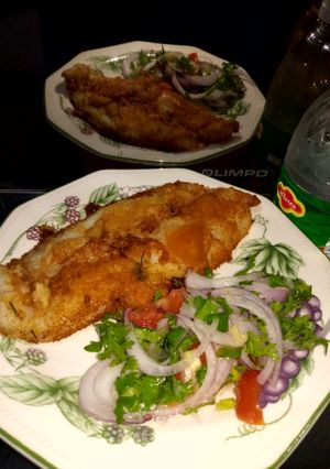 Una foto de Filete de merluza al ajillo