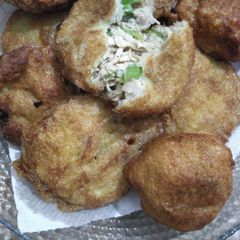 A picture of Chicken Bread balls.
