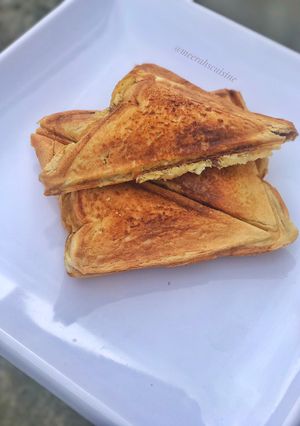 A picture of Egg and sardine toasted bread.