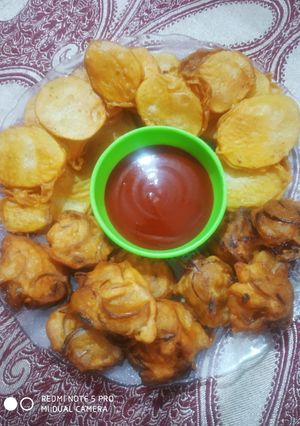 A picture of Potato onion fritters.