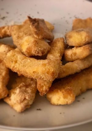 Una foto de Barritas de salmón rebozado al horno para bebés