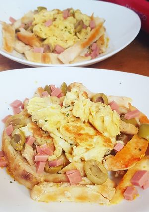 O poză a rețetei Omletă franceză cu piept de pui.