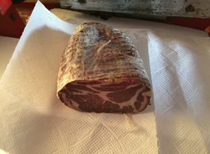 Una foto de Jamón crudo o bondiola fácil de hacer