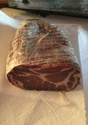 Una foto de Jamón crudo o bondiola fácil de hacer