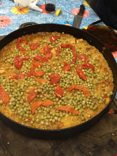Una foto de Arroz con Pollo hecho en un disco de arado