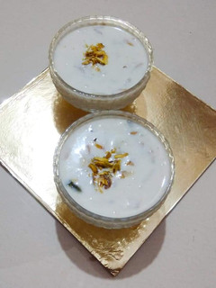 સીતાફળ બાસુંદી (Sitafal Basundi Recipe In Gujarati) રેસીપી મુખ્ય ફોટો
