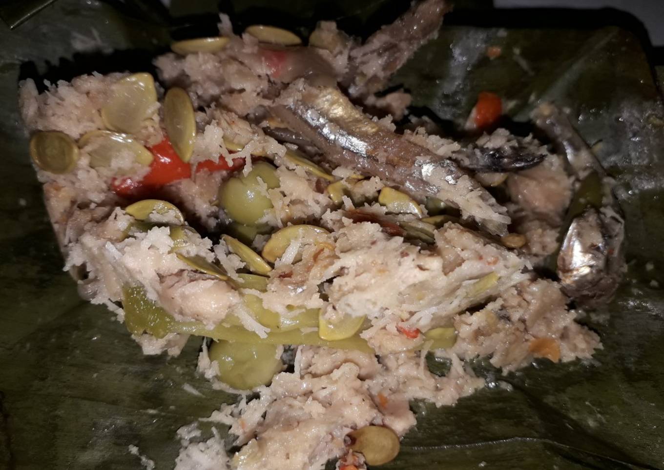 Botok lamtoro/petai cina
