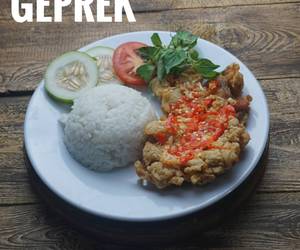 Ini Caranya Ayam Geprek Sambal Bawang Gurih Mantul